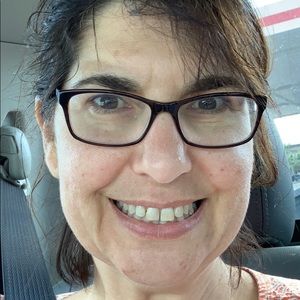 Meet your Posher, Lorayne